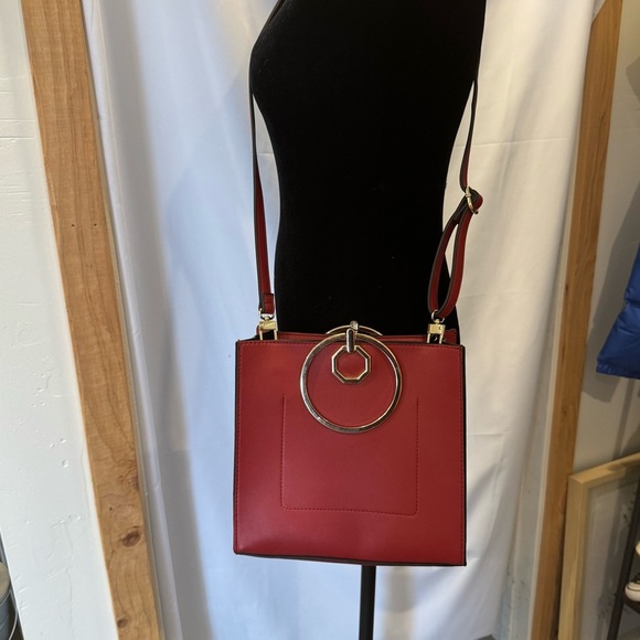 Neiman Marcus Deep Red Leather Crossbody Tote With Gold Geometric Hardware - Picture 1 of 8